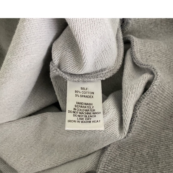 Lulu's Top - Picture 5 of 5